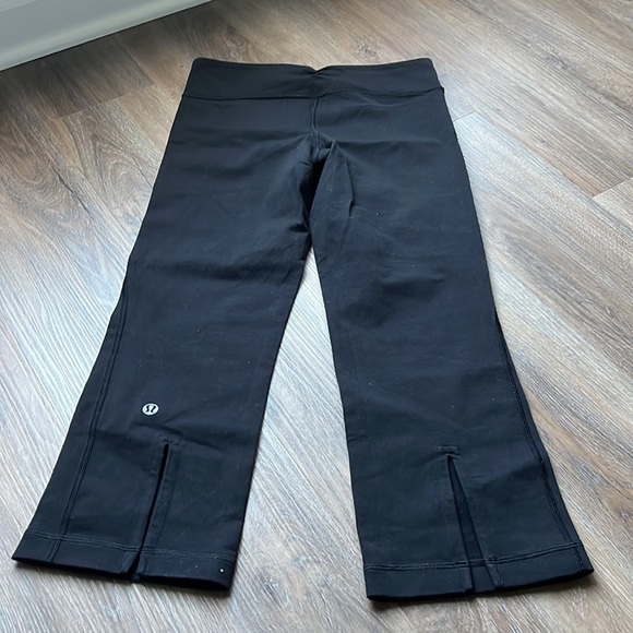 lululemon gather and crow crop size 2 - Picture 4 of 4